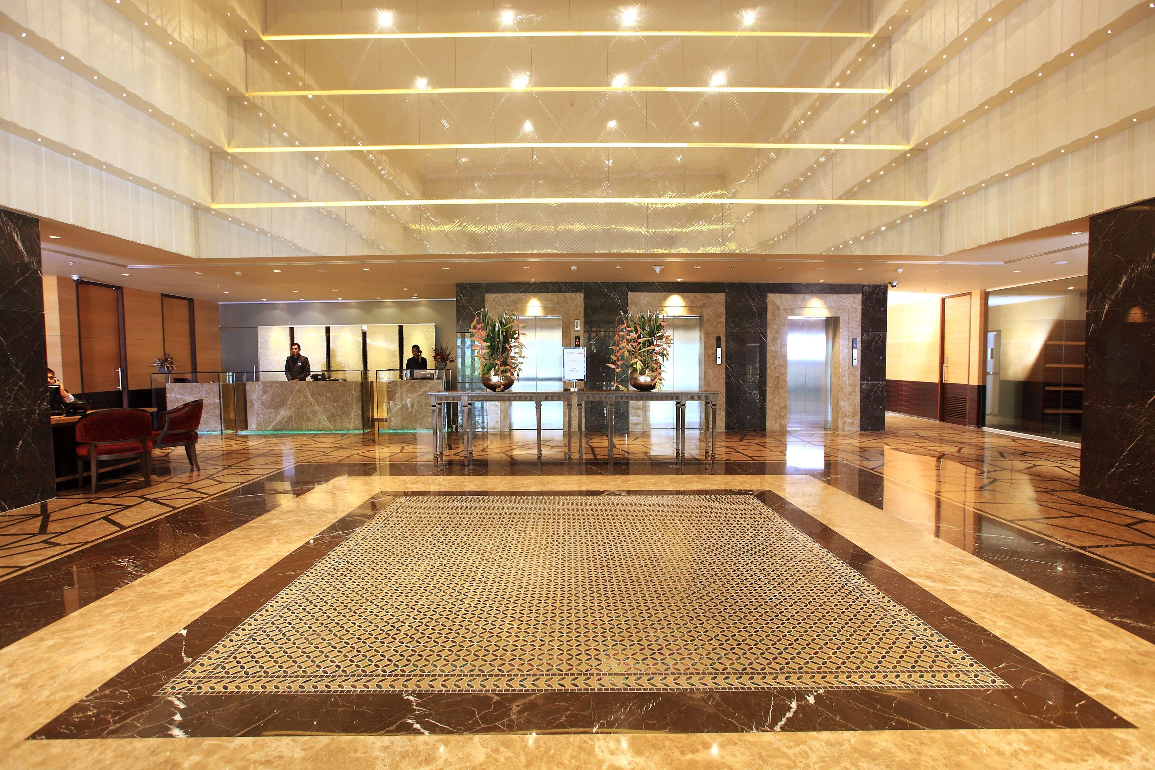 Radisson Blu Hotel Chennai City Centre Interior photo